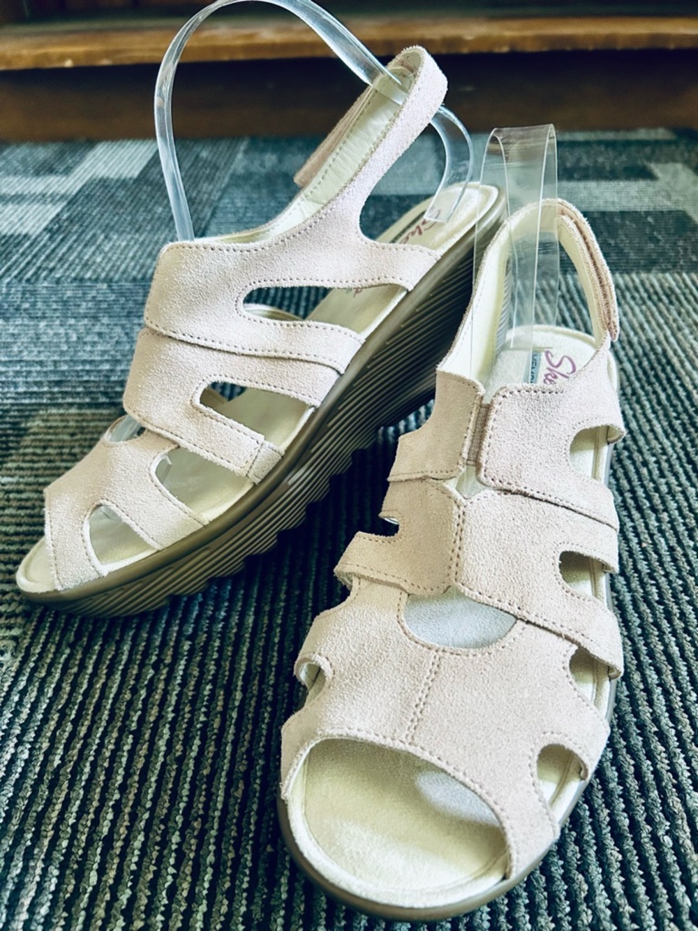 Skechers Parallel Stylin' Blush Pink Suede Memory Foam Wedge Sandals size 9